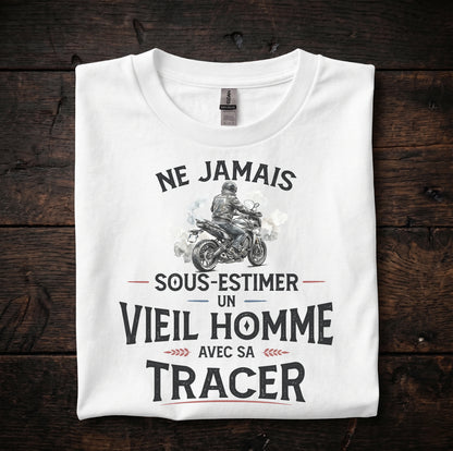 Ne jamais sous-estimer un vieil homme avec sa Tracer