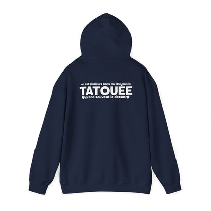 On est plusieurs dans ma tête mais la tatouée prend souvent le dessus