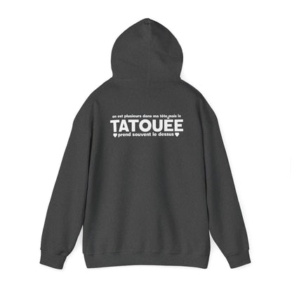 On est plusieurs dans ma tête mais la tatouée prend souvent le dessus