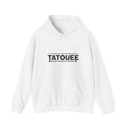 On est plusieurs dans ma tête mais la tatouée prend souvent le dessus