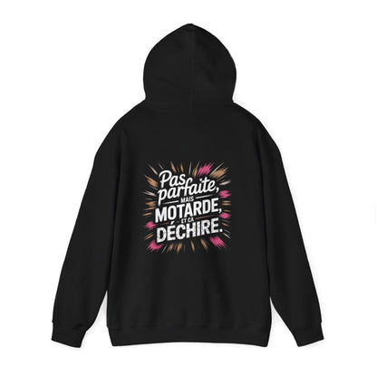 Pas parfaite, mais motarde, et ça déchire.