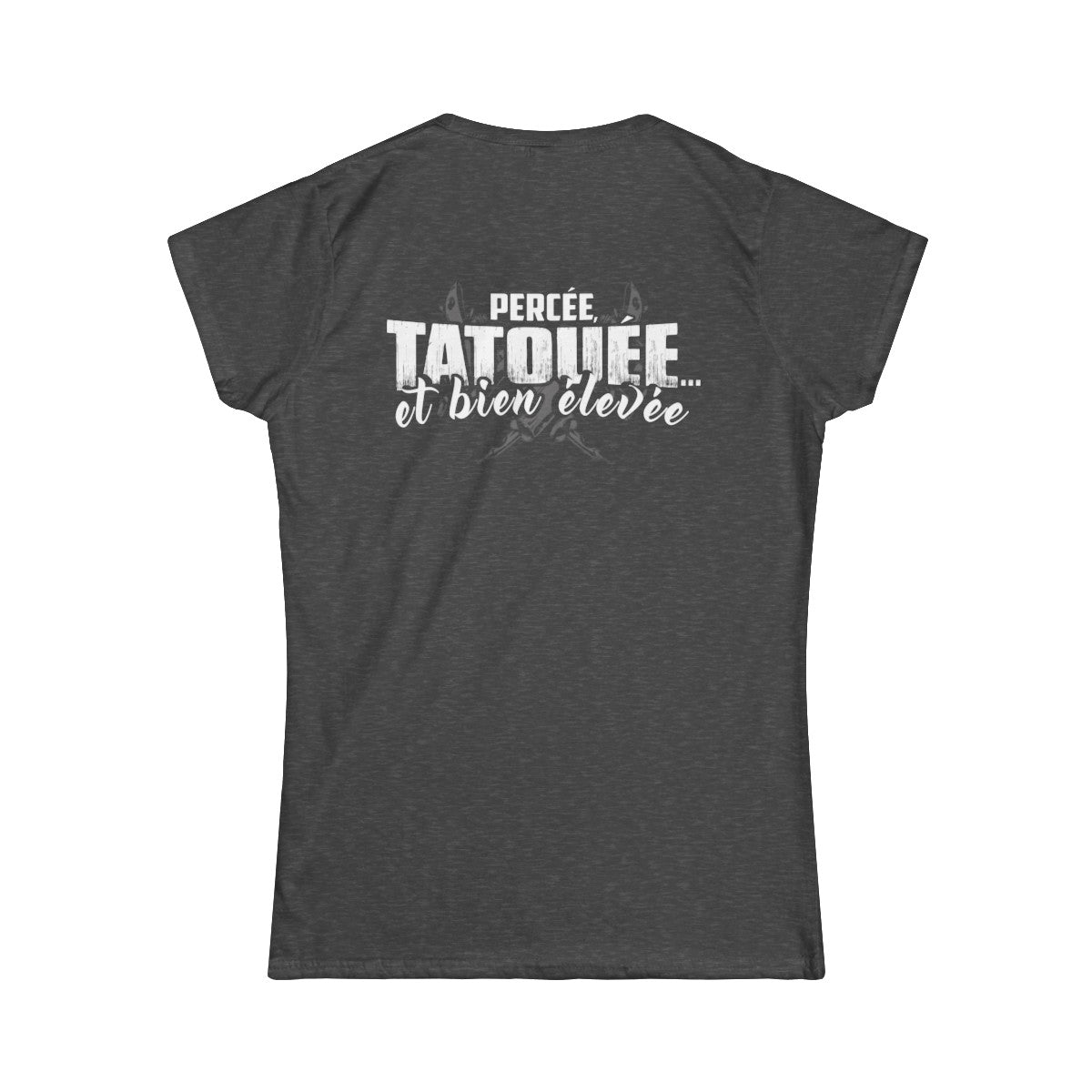 Percée, tatouée et bien élevée