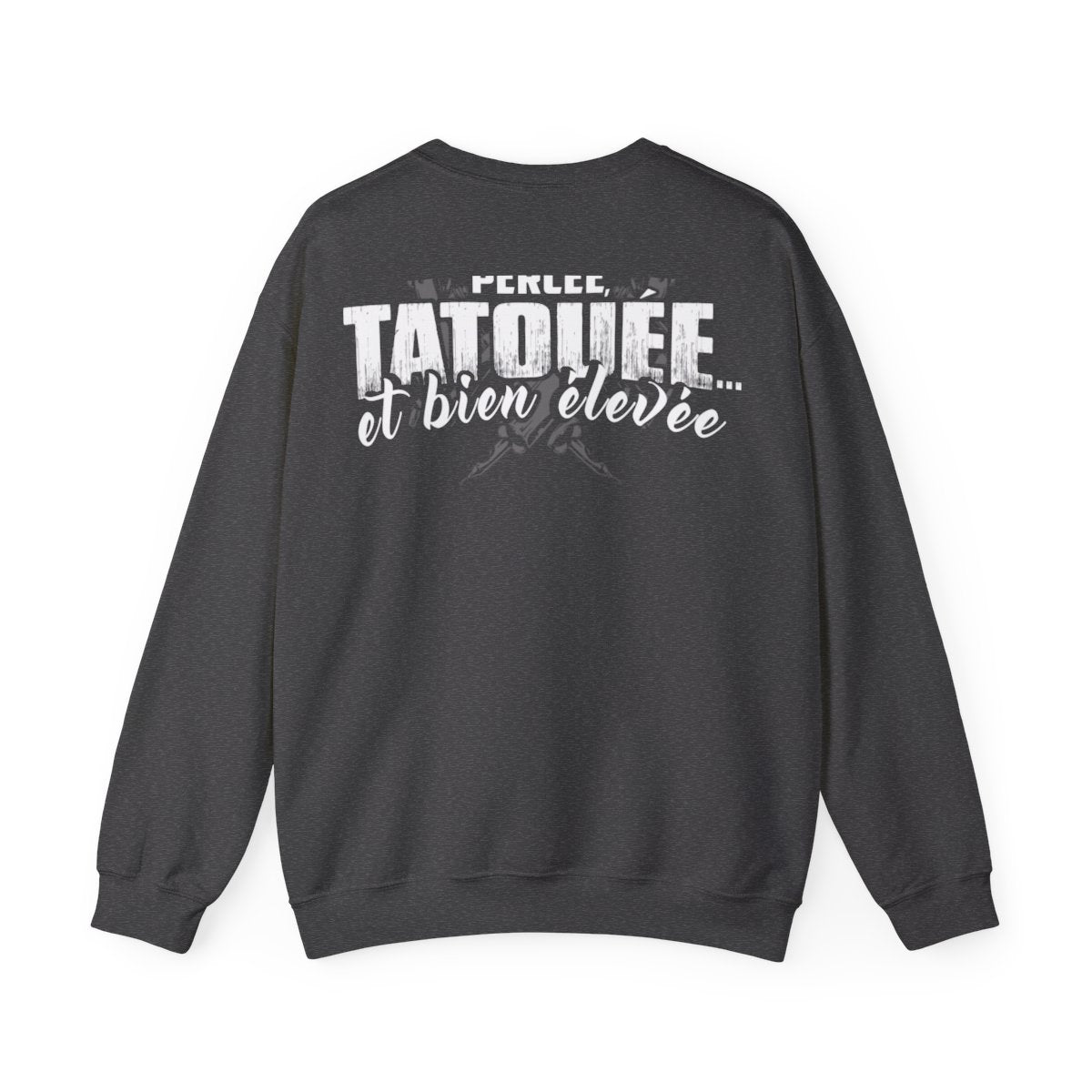 Percée, tatouée et bien élevée