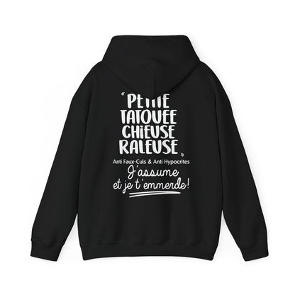 Petite, tatouée, chieuse, râleuse, anti faux-culs & anti hypocrites et j'assume