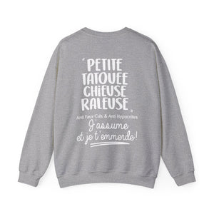 Petite, tatouée, chieuse, râleuse, anti faux-culs & anti hypocrites et j'assume