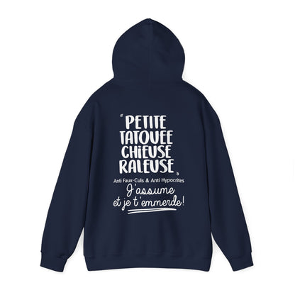 Petite, tatouée, chieuse, râleuse, anti faux-culs & anti hypocrites et j'assume