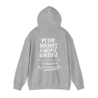 Petite, tatouée, chieuse, râleuse, anti faux-culs & anti hypocrites et j'assume