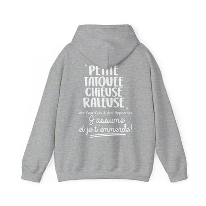 Petite, tatouée, chieuse, râleuse, anti faux-culs & anti hypocrites et j'assume
