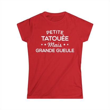 Petite tatouée mais grande gueule