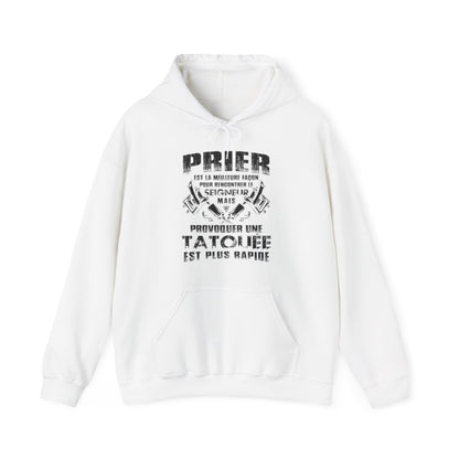 Prier est la meilleure façon pour recontrer le seigneur mais provoquer une tatouée est plus rapide
