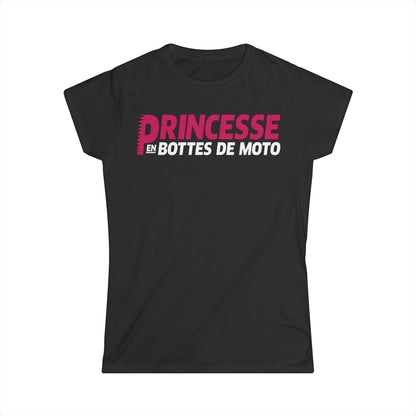 Princesse en bottes de moto