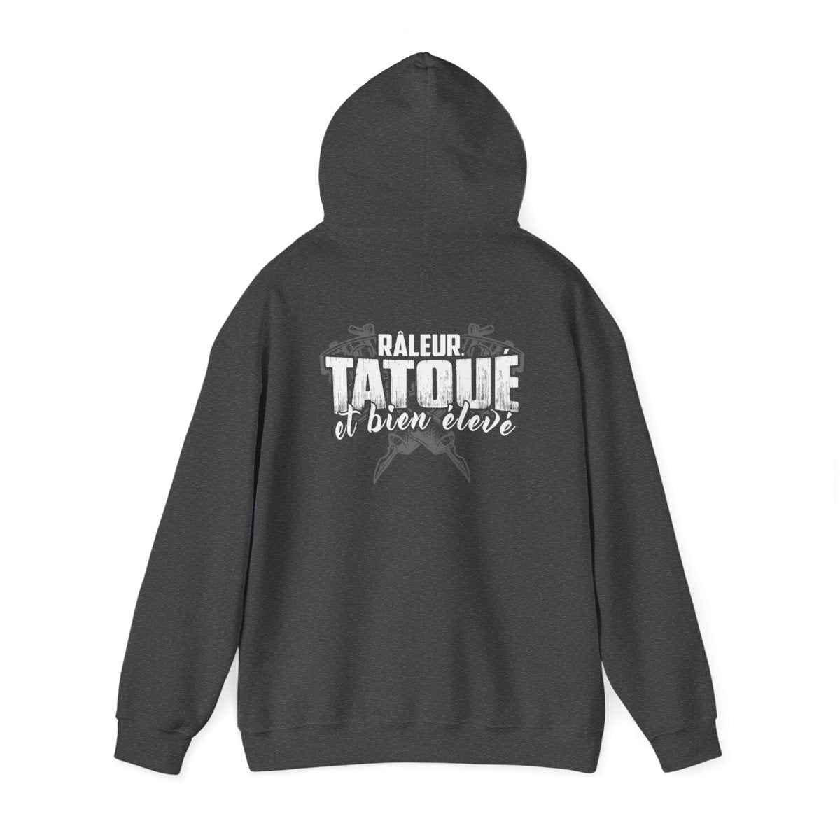 Râleur, tatoué et bien élevé
