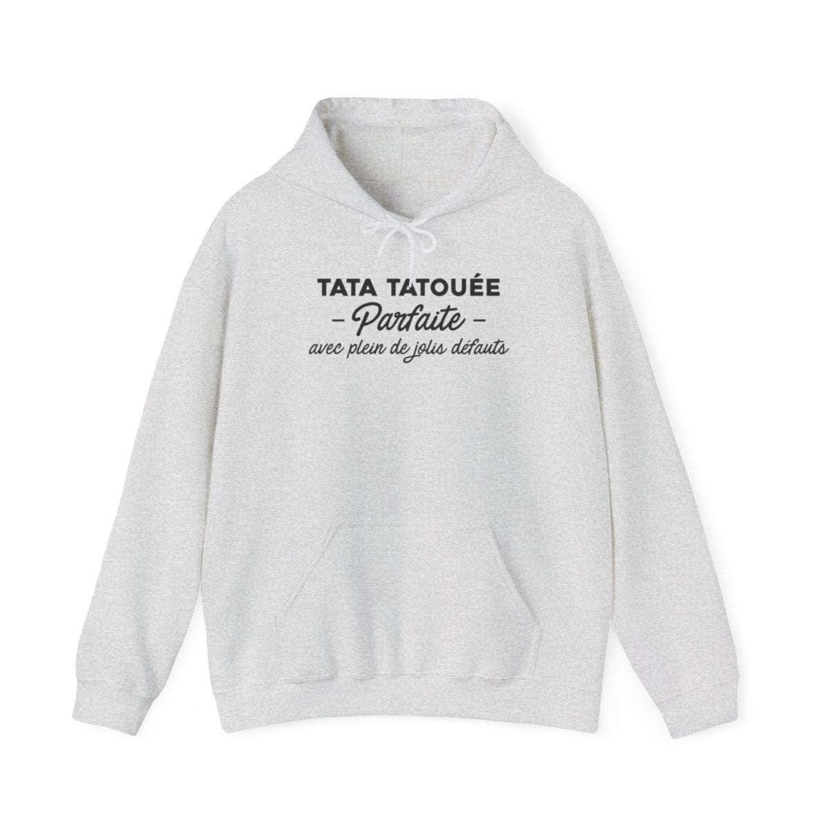 Tata tatouée parfaite avec plein de jolis défauts
