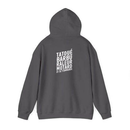 Tatoué barbu râleur motard