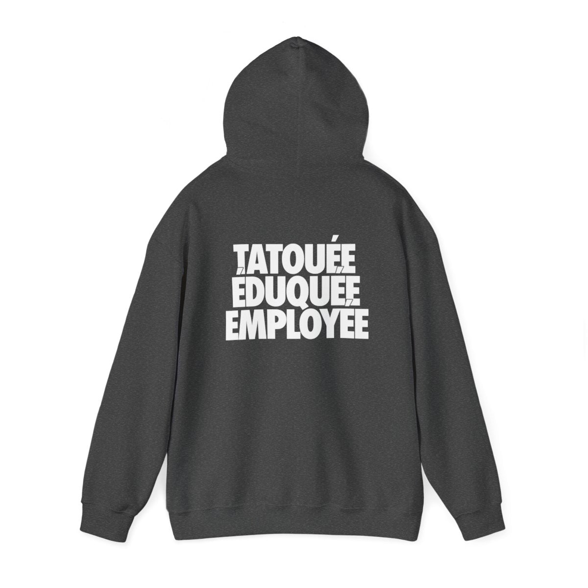 Tatouée éduquée employée
