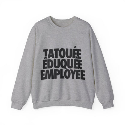 Tatouée éduquée employée