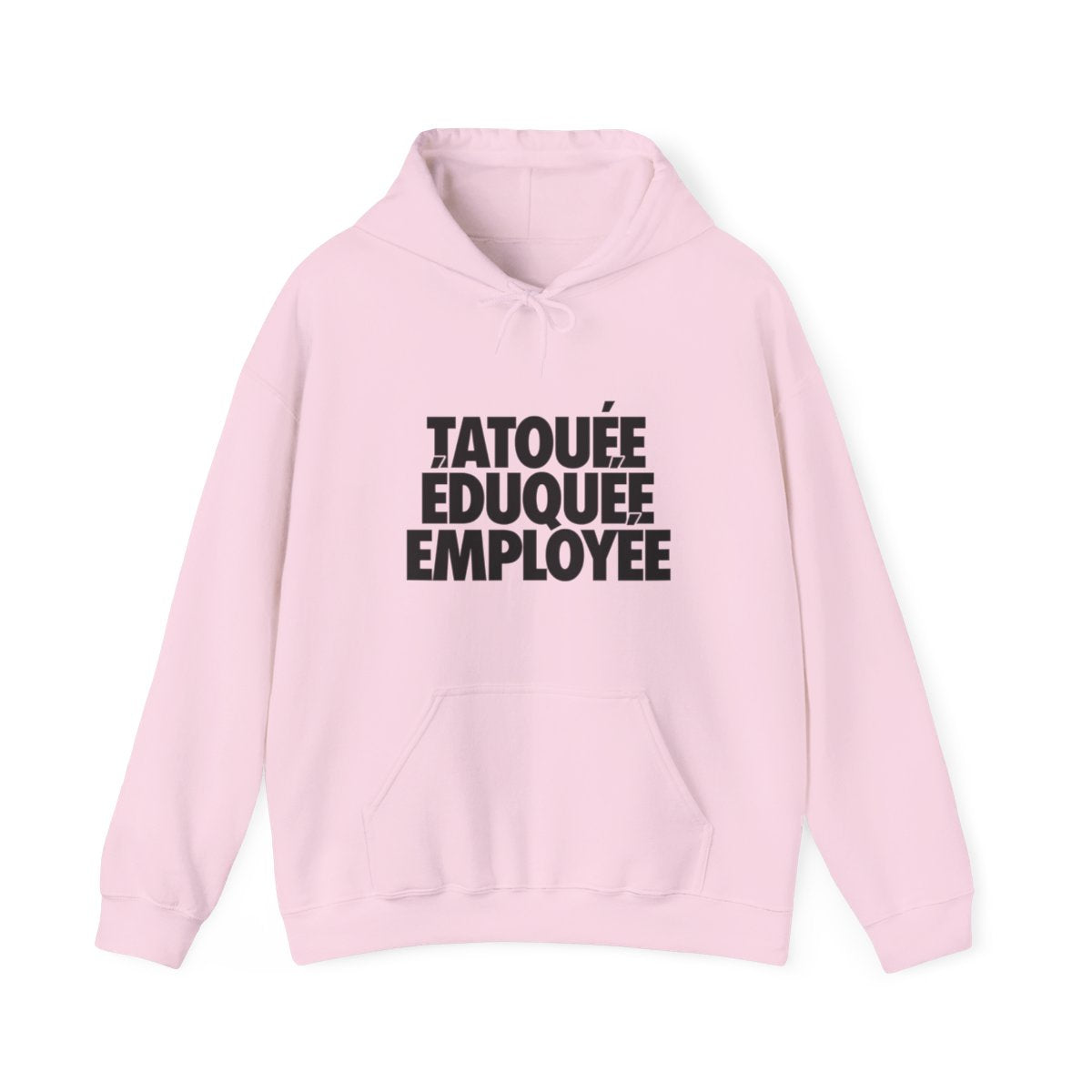 Tatouée éduquée employée