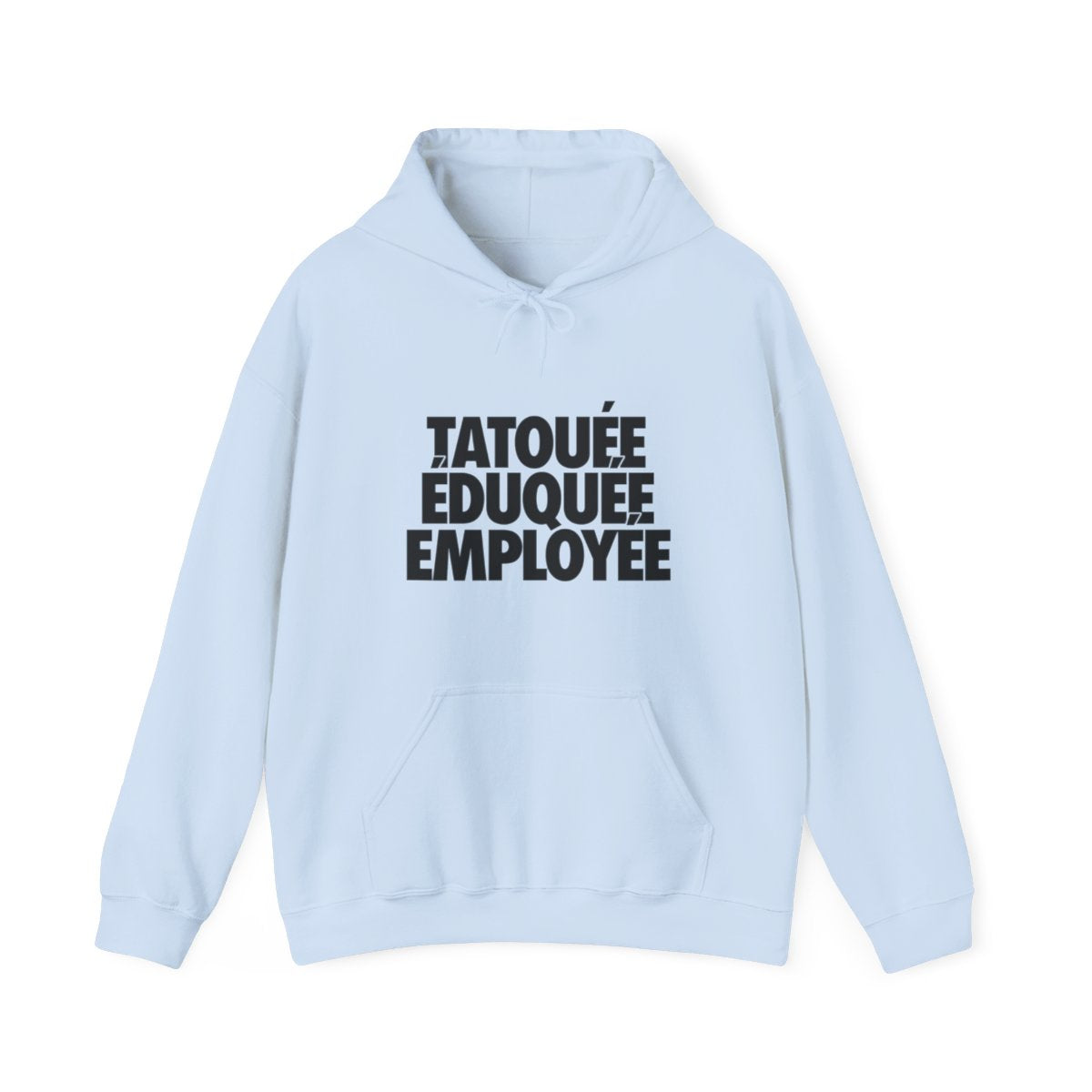 Tatouée éduquée employée