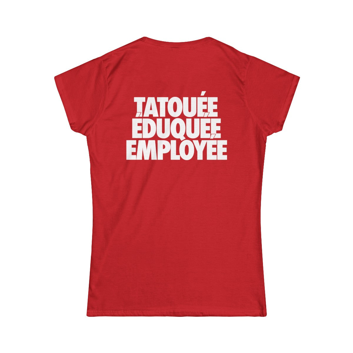 Tatouée éduquée employée