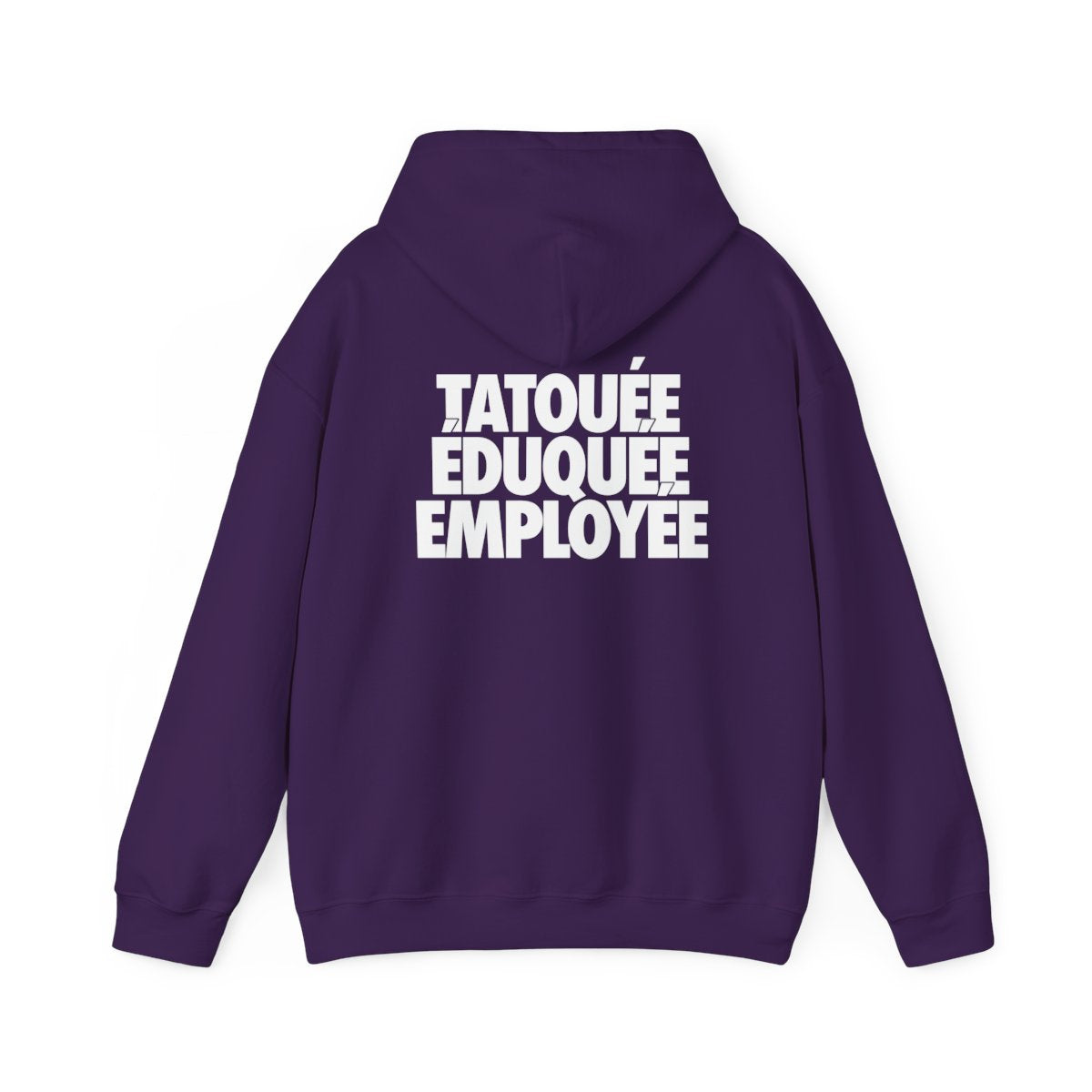Tatouée éduquée employée