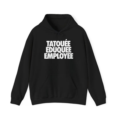 Tatouée éduquée employée