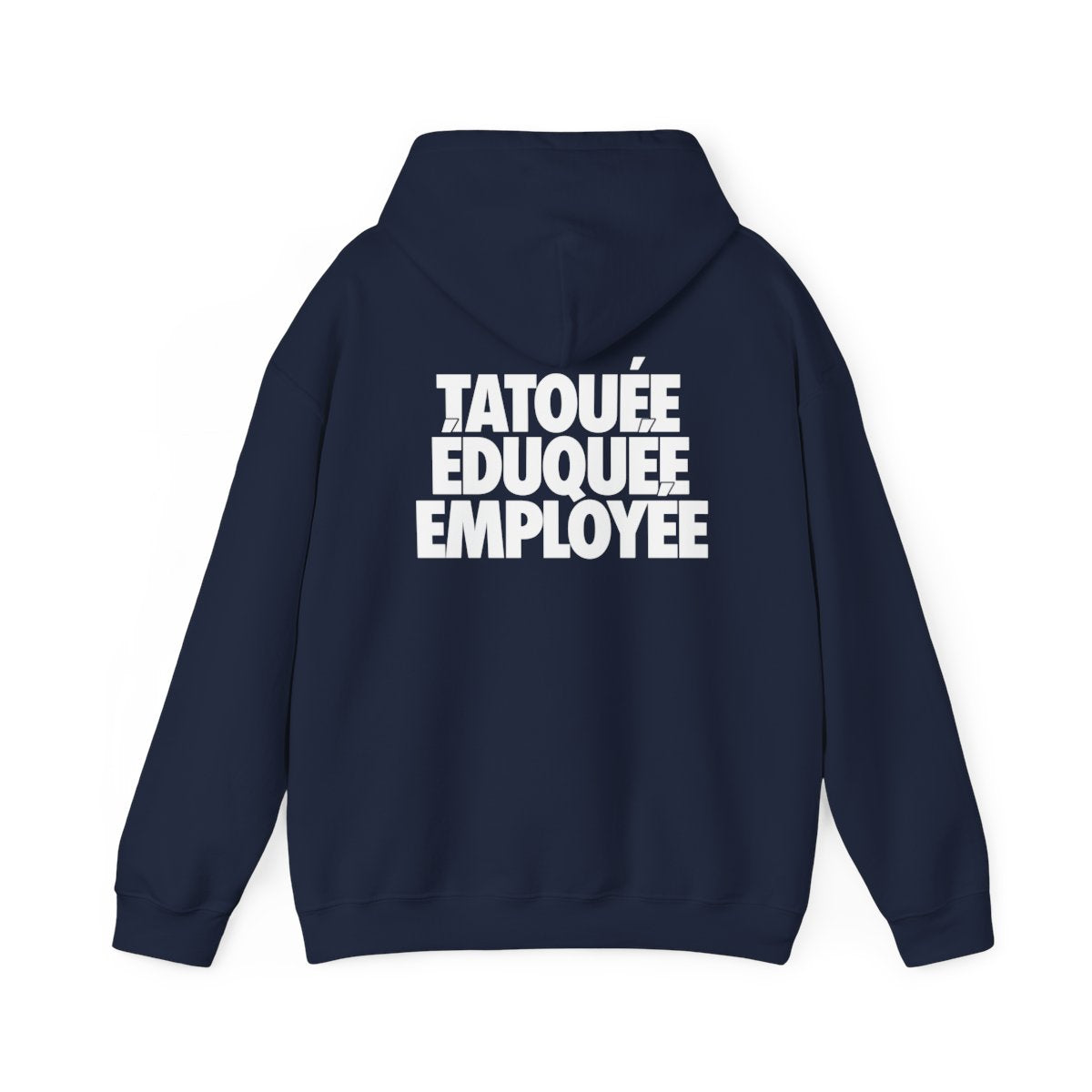 Tatouée éduquée employée