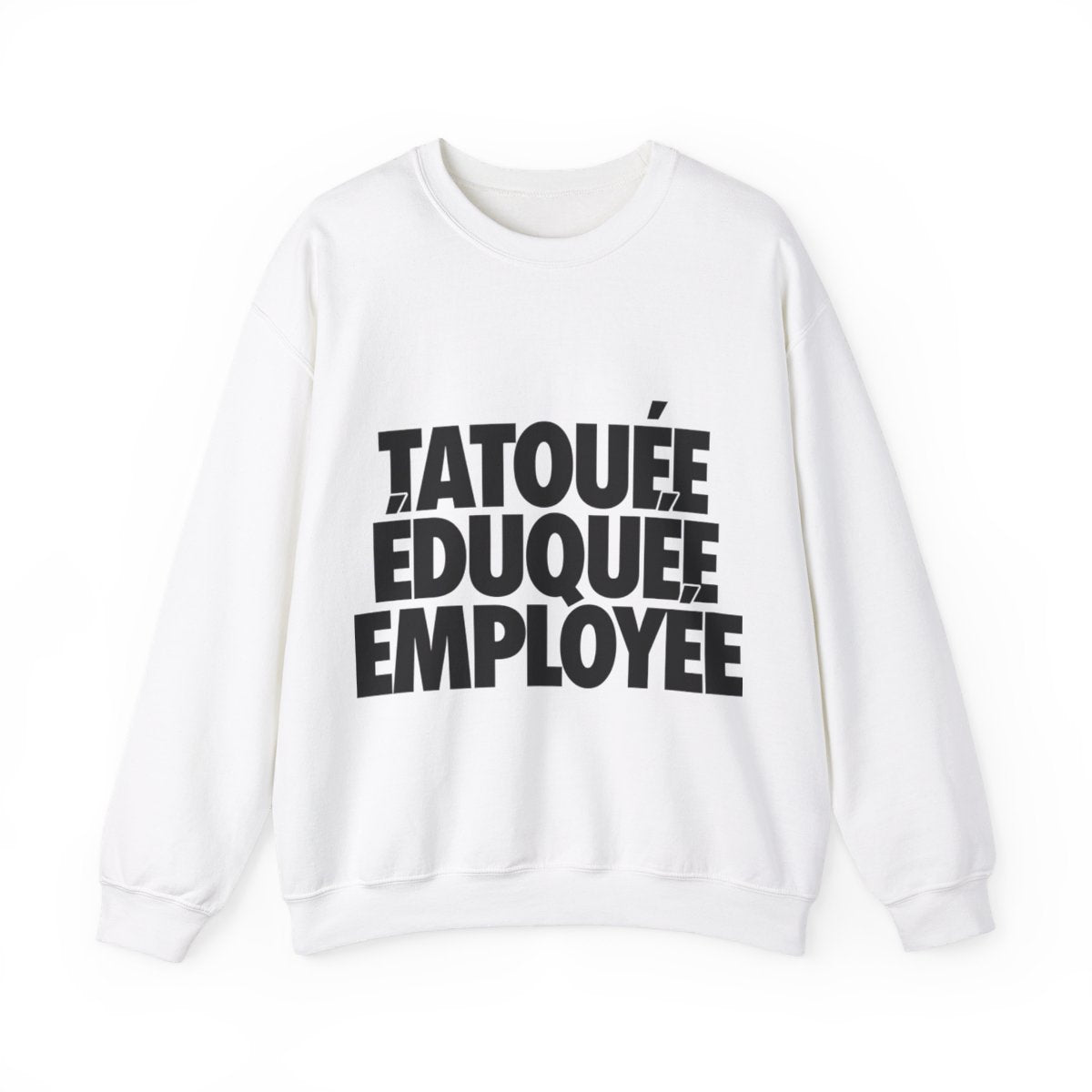 Tatouée éduquée employée