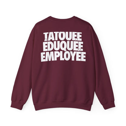 Tatouée éduquée employée