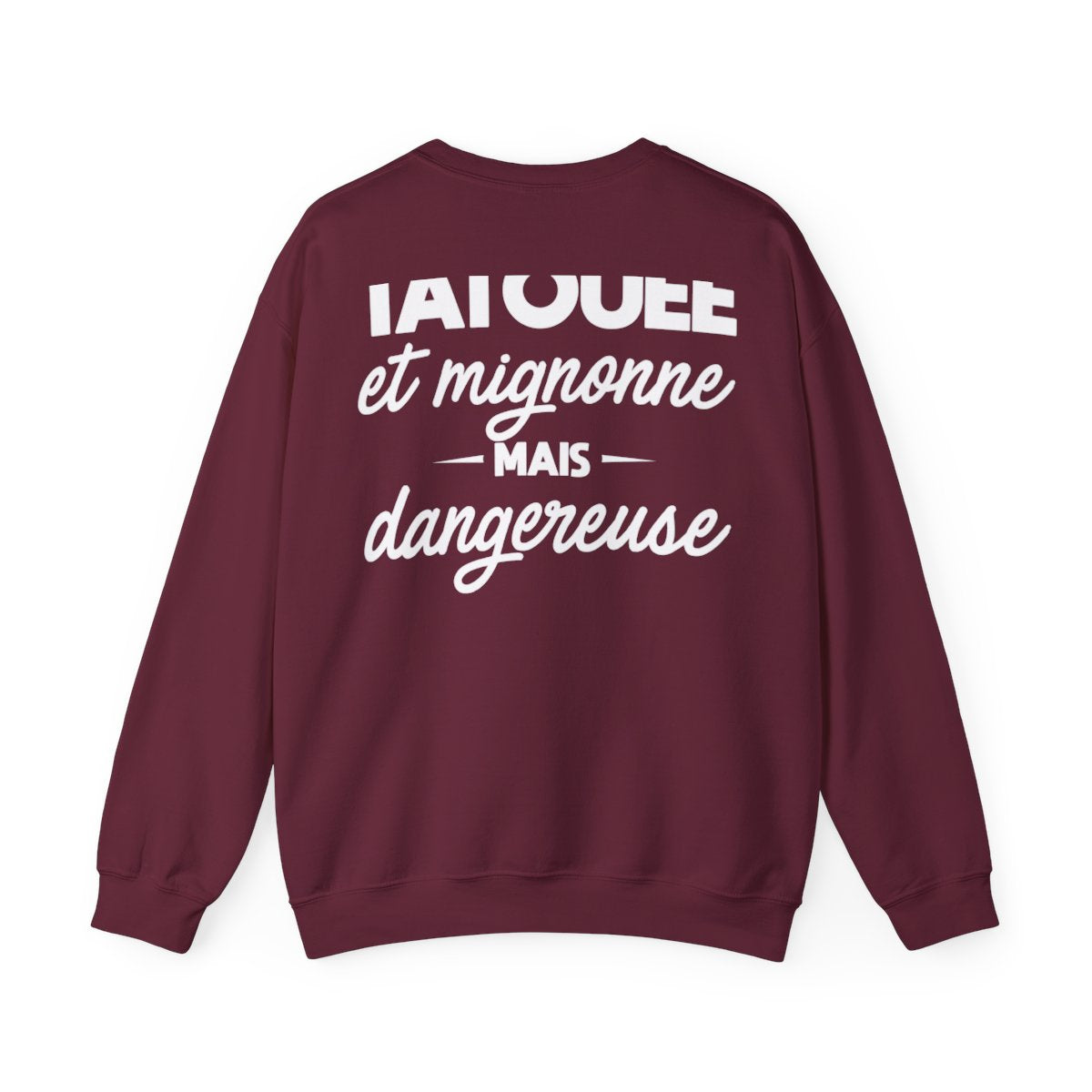 Tatouée et mignonne mais dangereuse