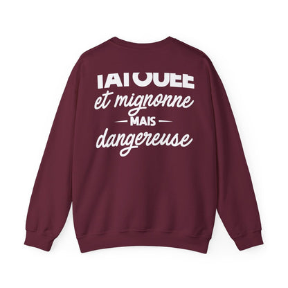Tatouée et mignonne mais dangereuse