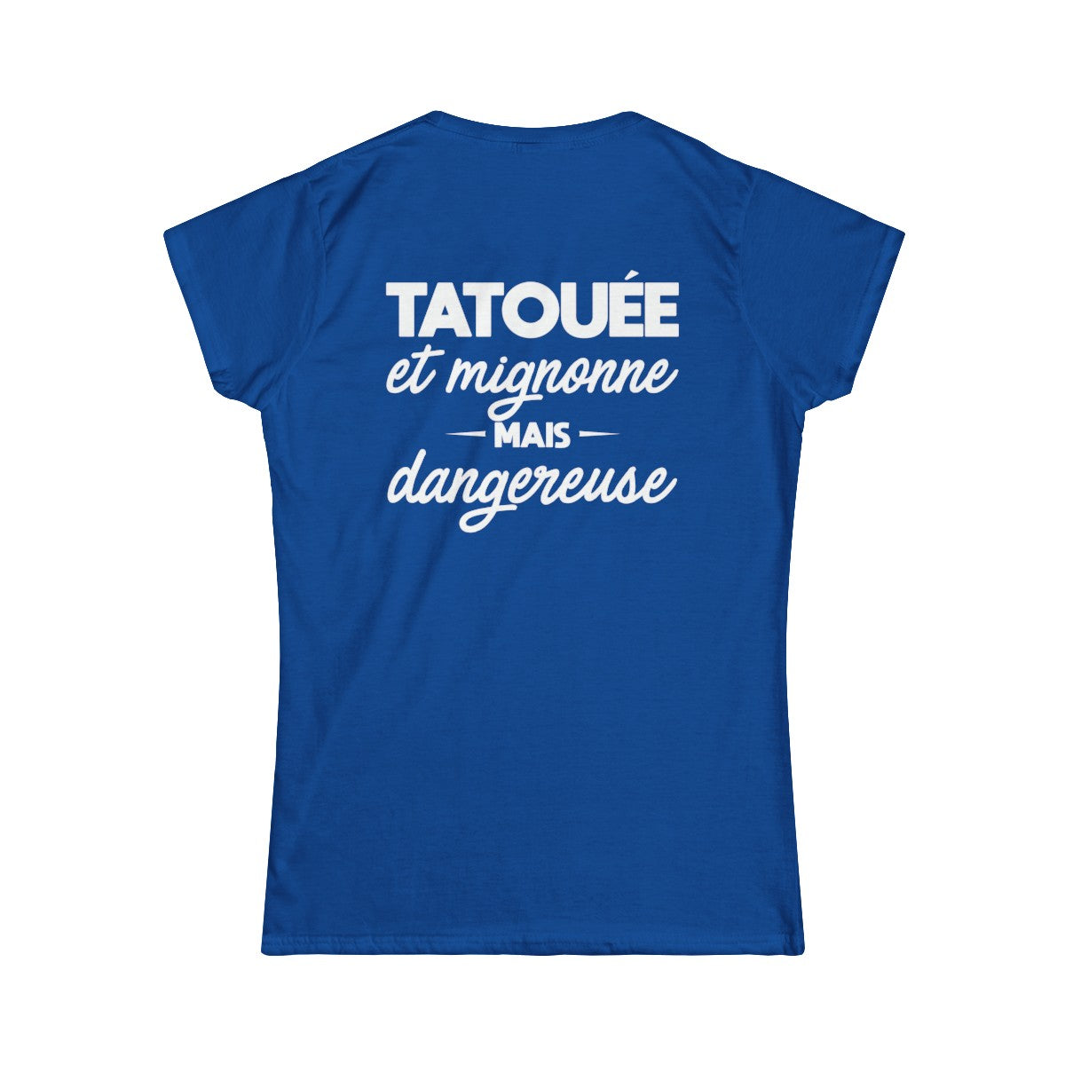 Tatouée et mignonne mais dangereuse