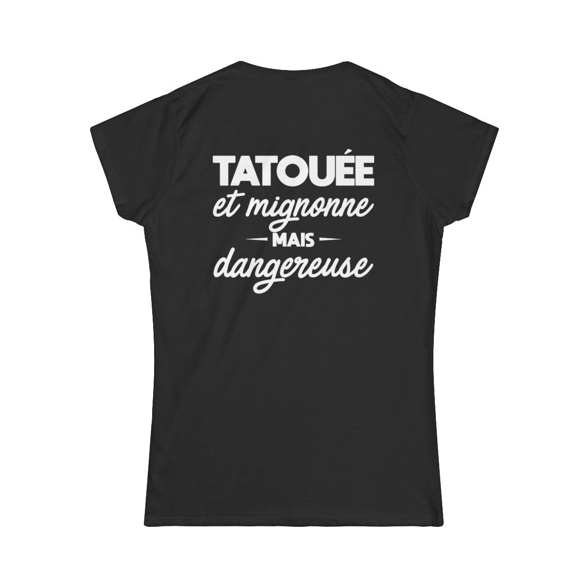 Tatouée et mignonne mais dangereuse