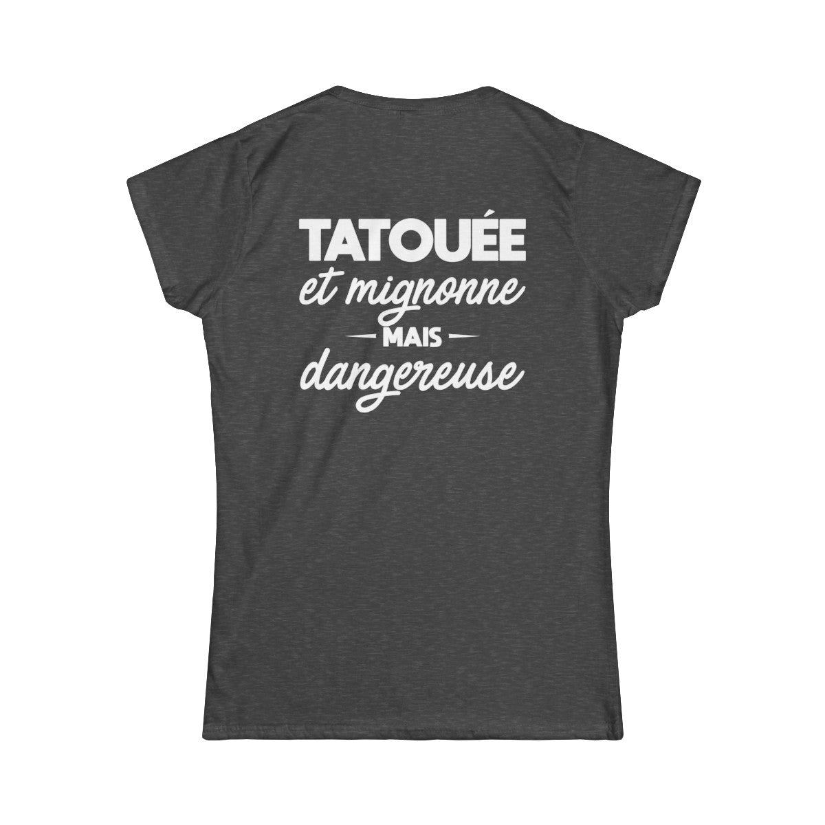 Tatouée et mignonne mais dangereuse