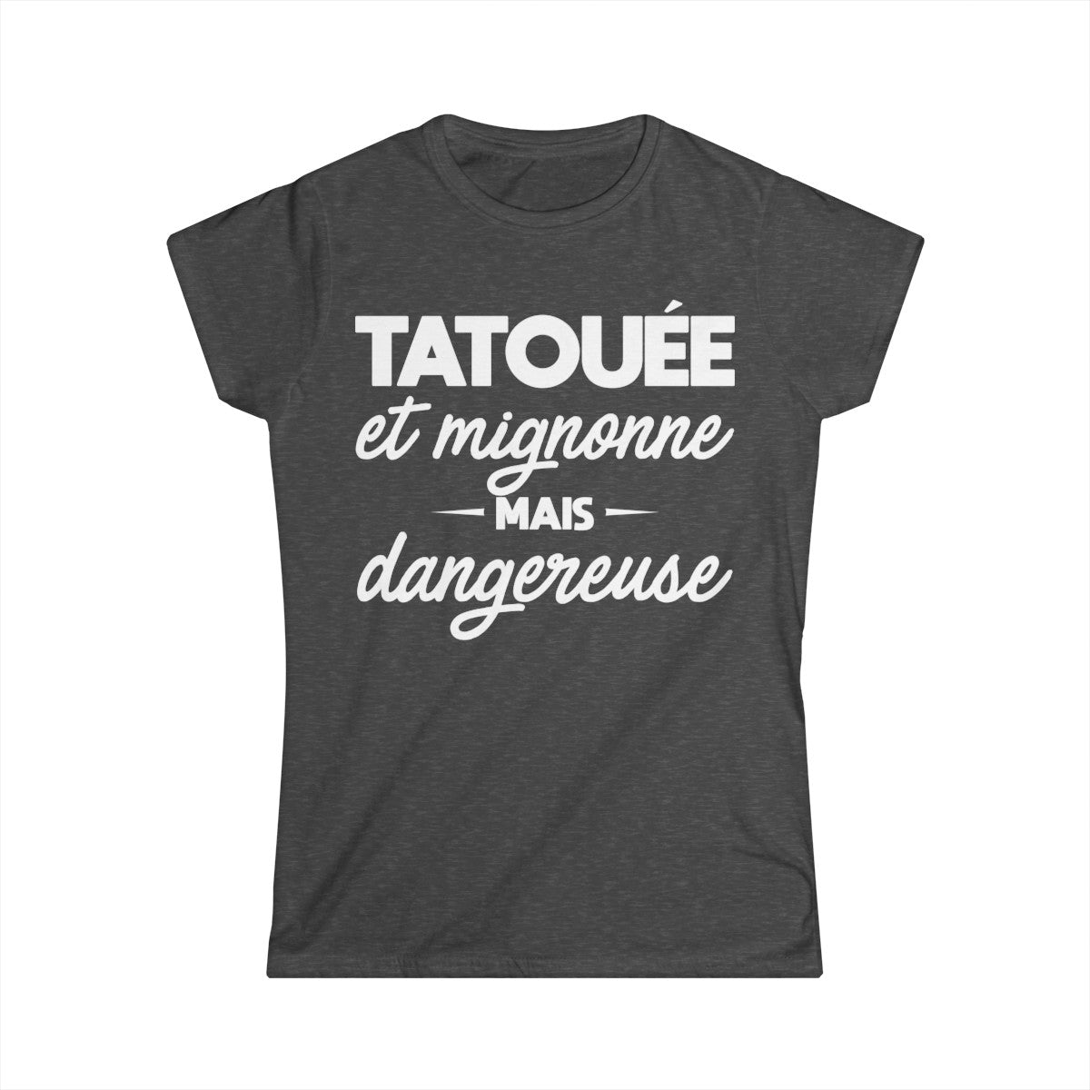 Tatouée et mignonne mais dangereuse