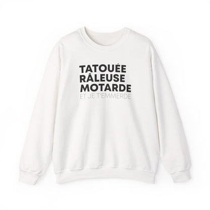 Tatouée, râleuse, motarde et je t'emmerde